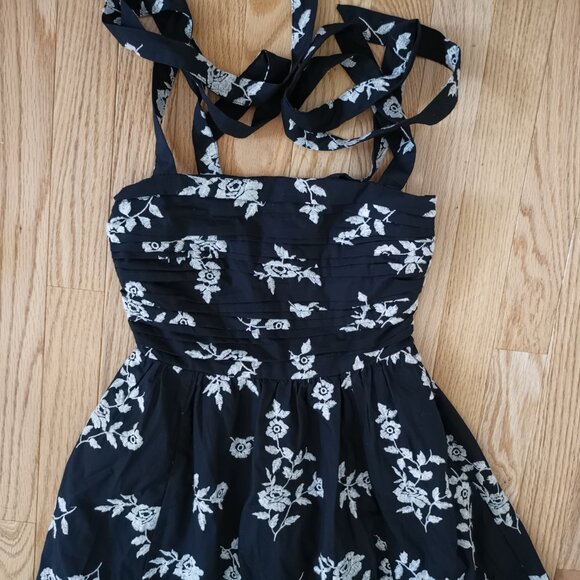$130 NWT women Emerson Tie-Strap Maxi Dress Abercrombie Black embroidered XXSP - Picture 2 of 7